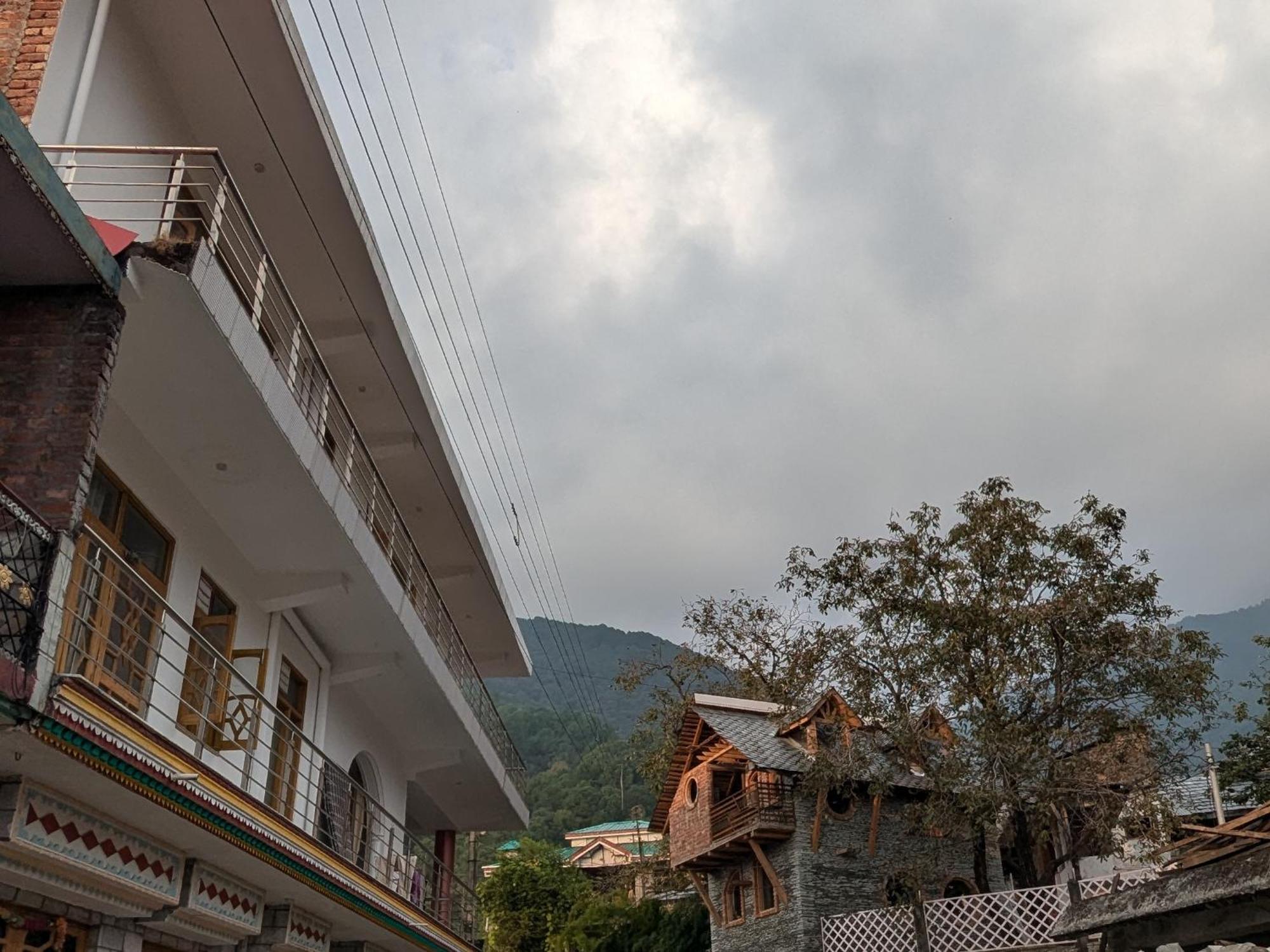 La Casa By Cosmic Kriya Hostel บีร์ ภายนอก รูปภาพ